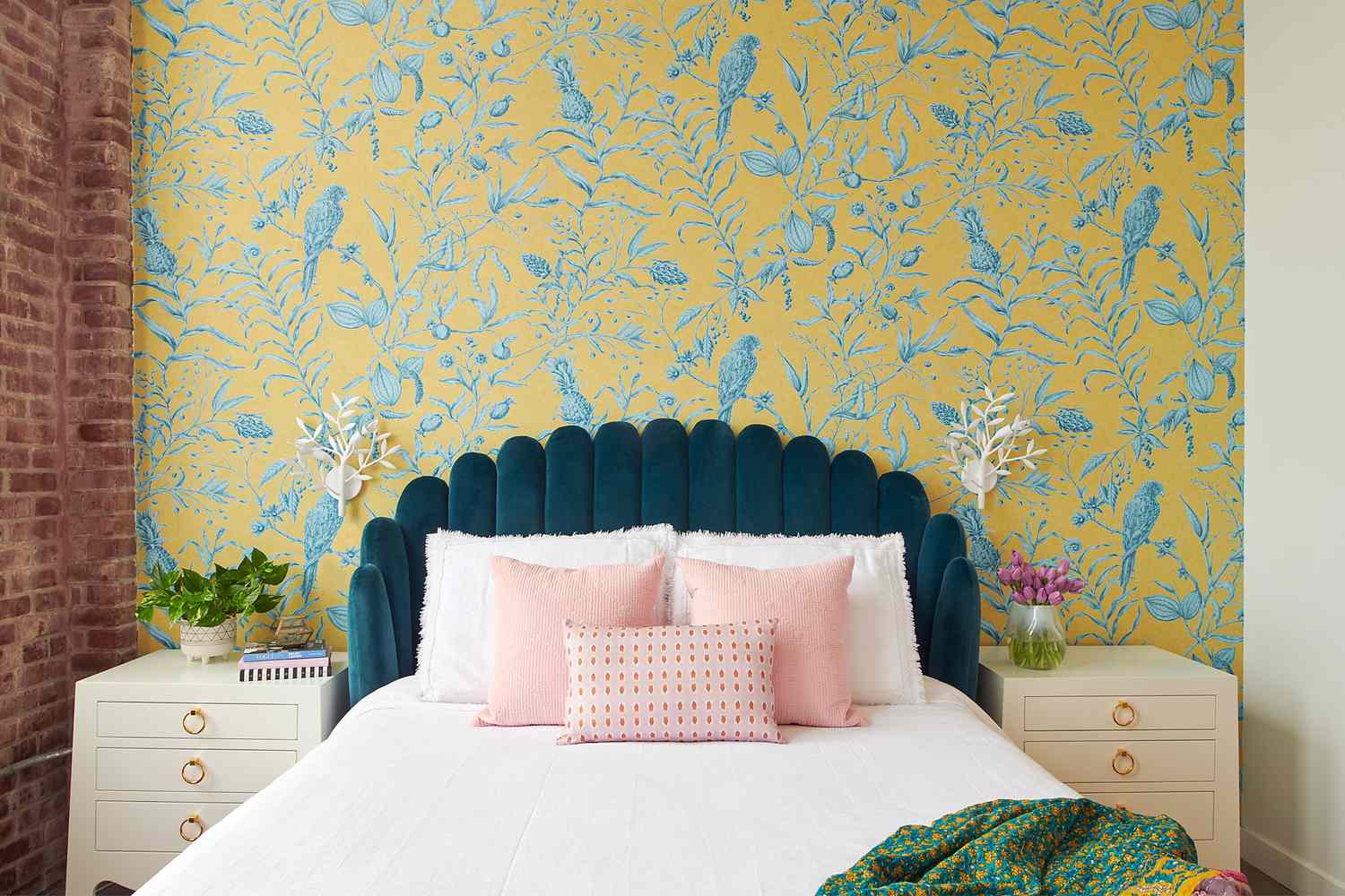 Wallpaper Installation Craftsmanship